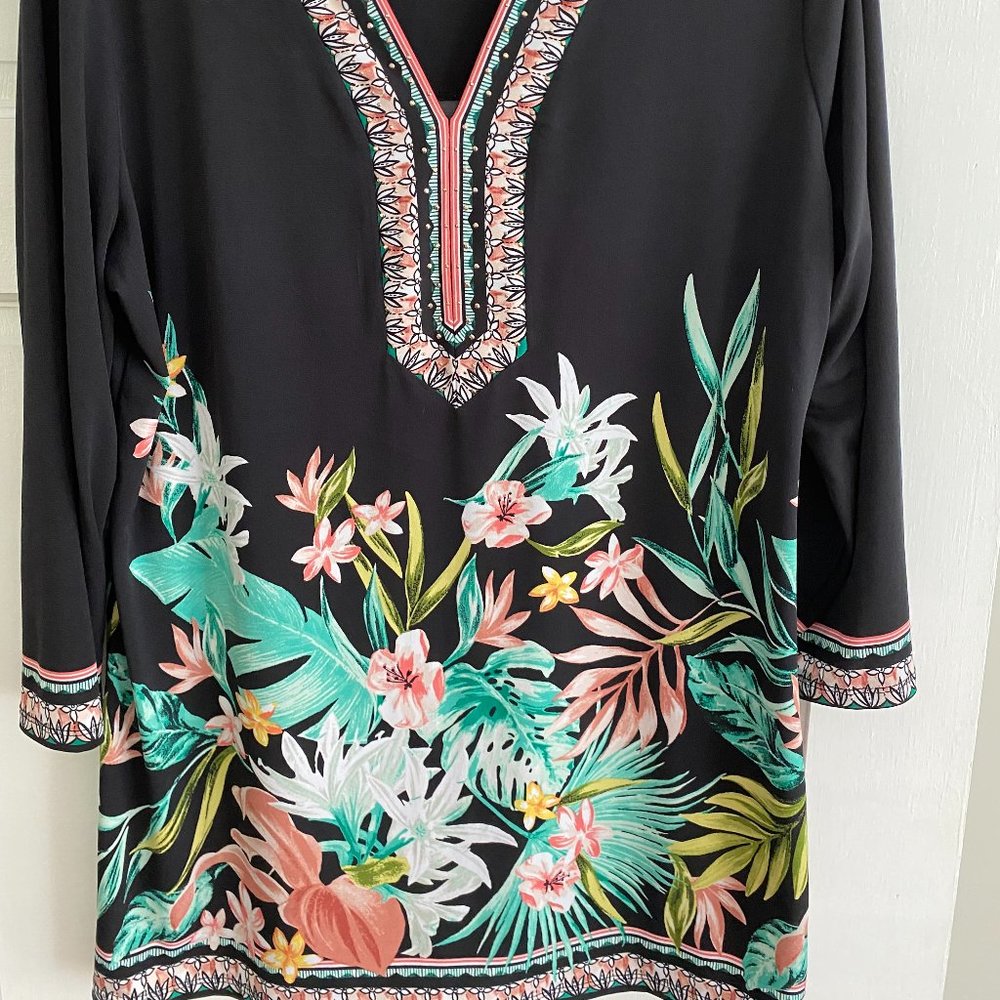JM Women's Black Floral Long Tunic Top. - Picture 2 of 4